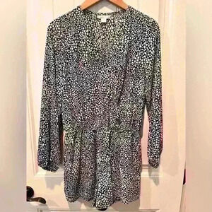 FINN & GRACE Romper Ladies Size Small Navy Blue/Cream Super Cute Comfy Summer